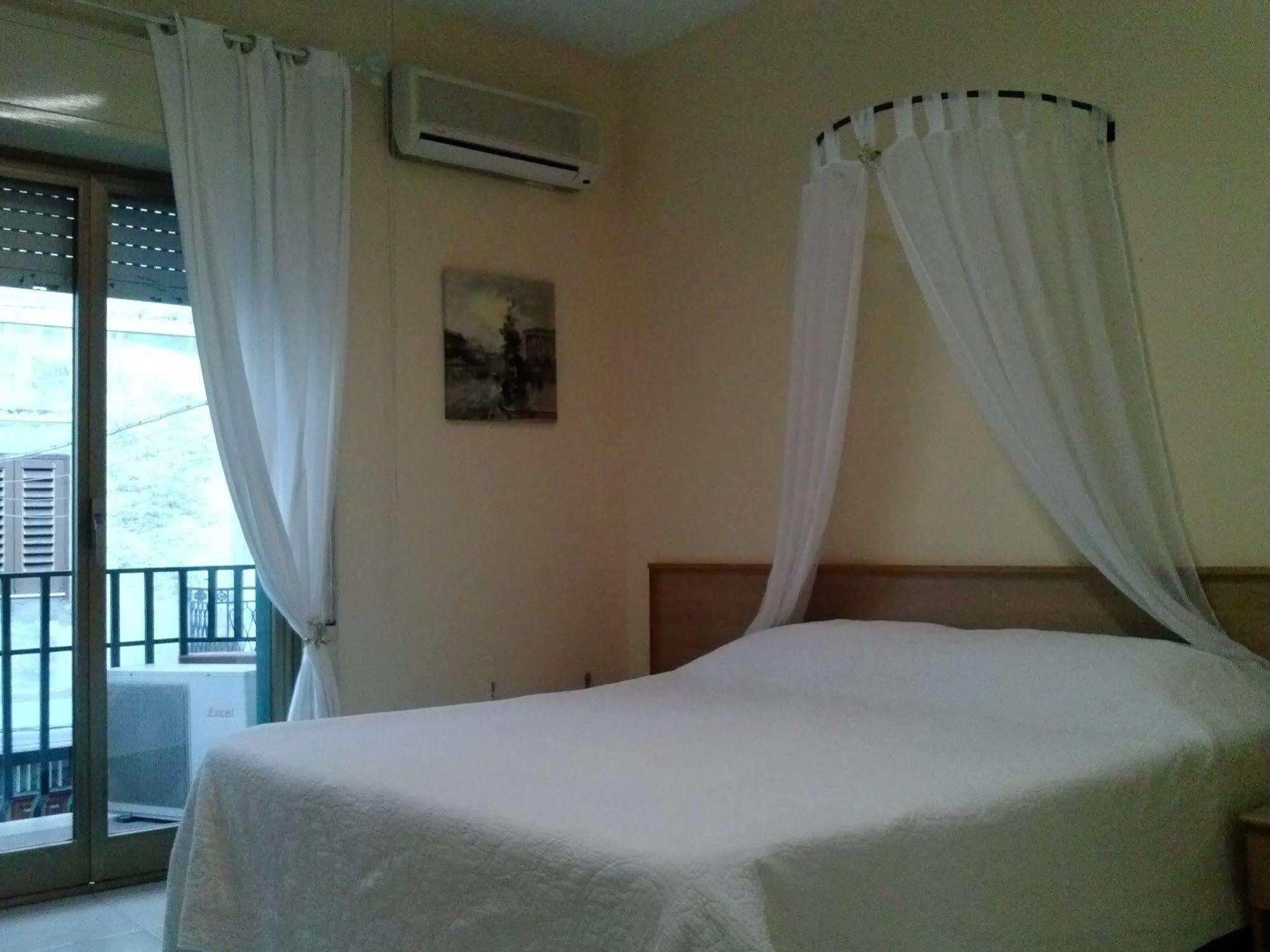 Hotel Sicania Montedoro Екстериор снимка